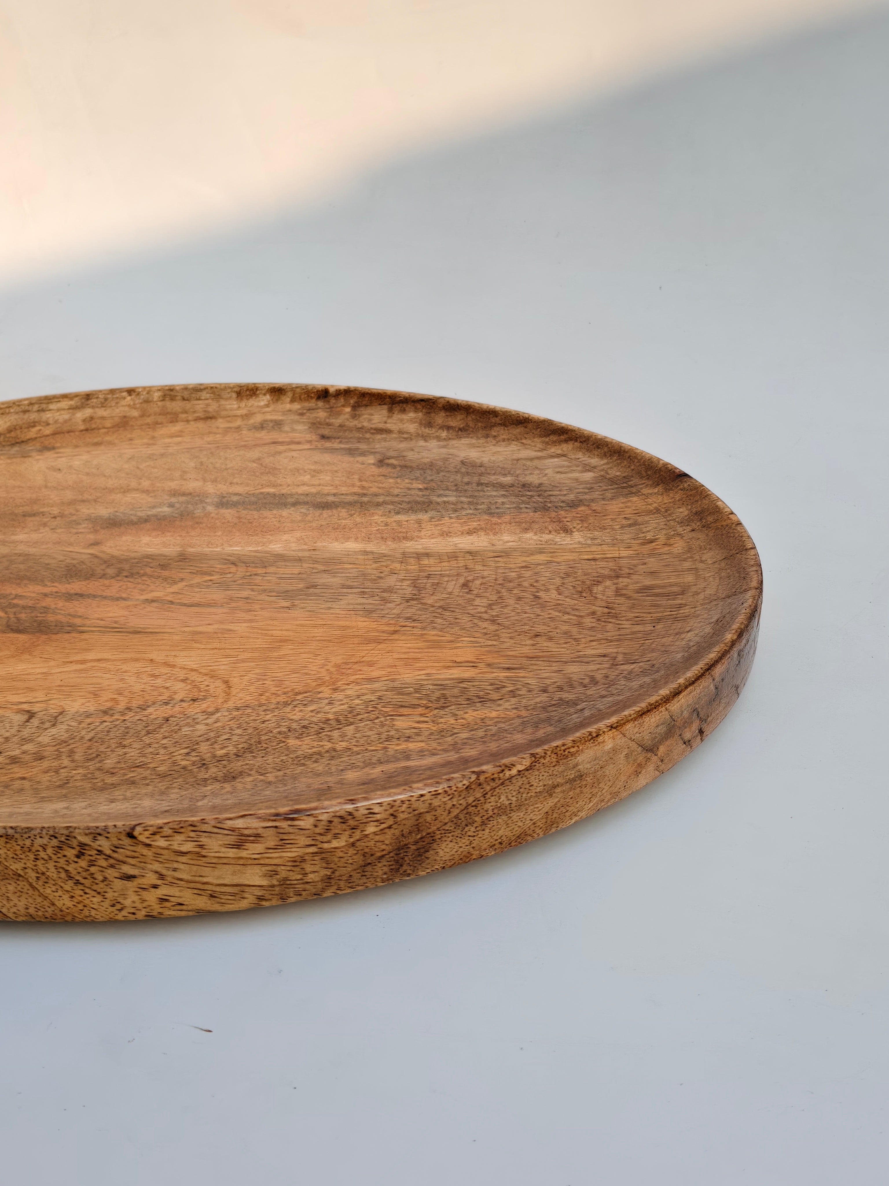 Handcrafted Solid Wood Round Serving Tray – Natural Grain Finish (40 cm)