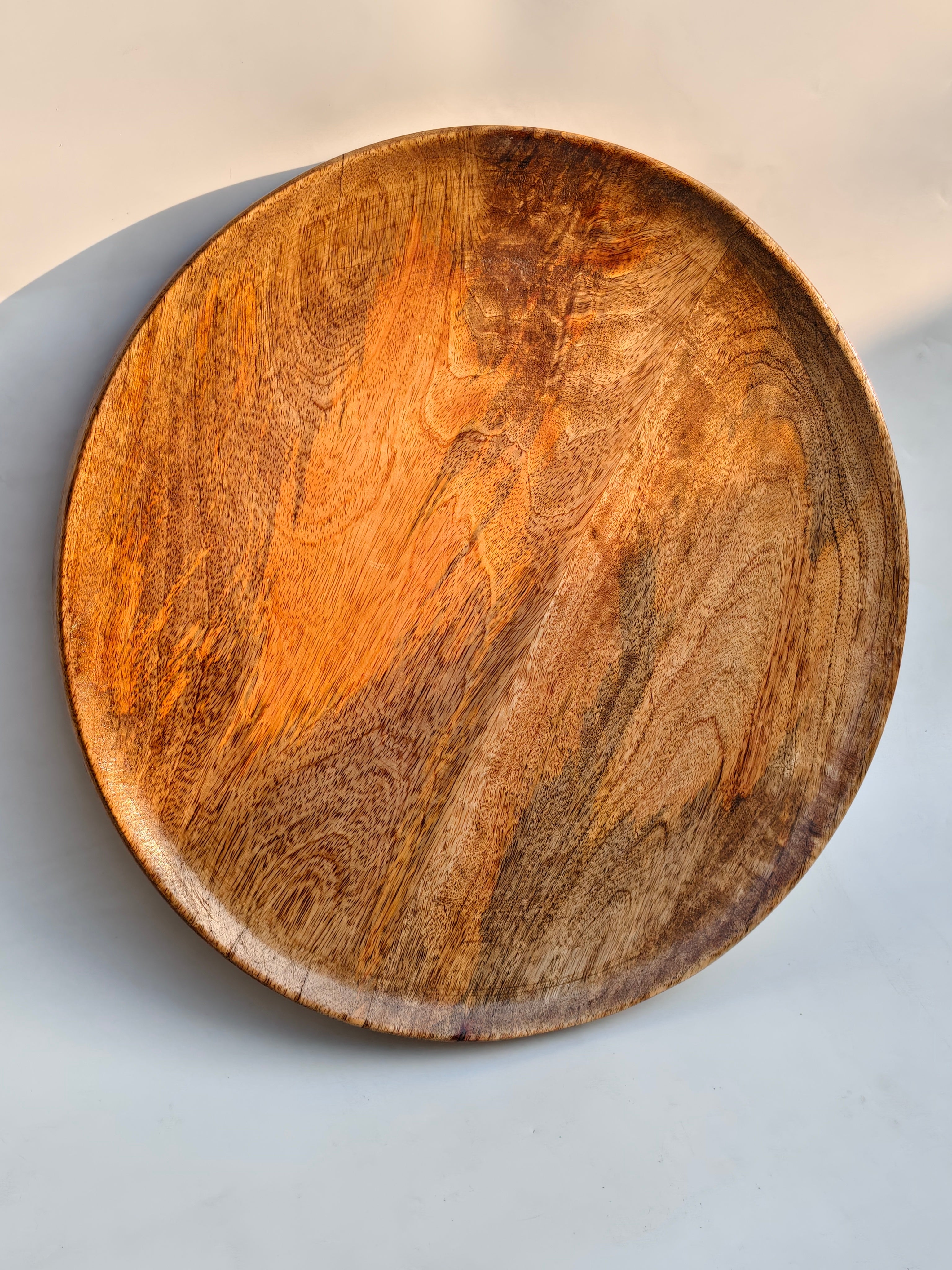 Handcrafted Solid Wood Round Serving Tray – Natural Grain Finish (40 cm)